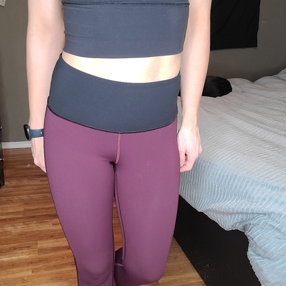 Rare ultra Hi-Rise Lululemon - Picture 2 of 4